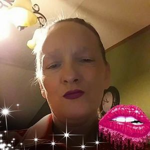 Meet your Posher, Debra